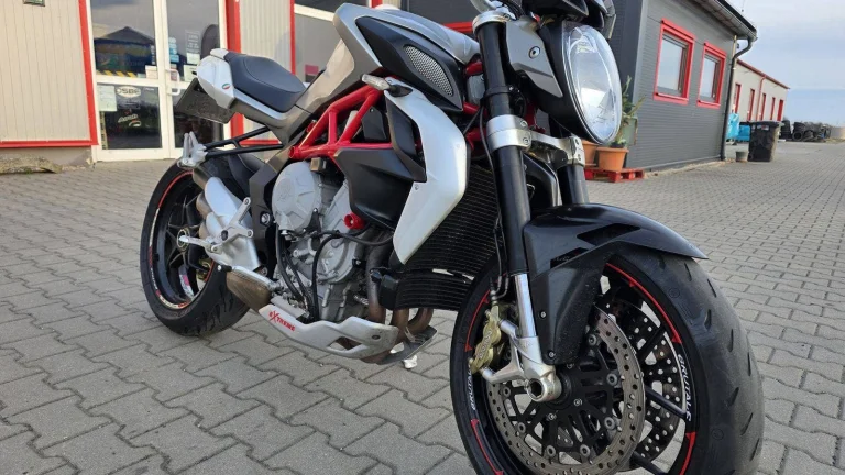 MV Agusta Brutale 800