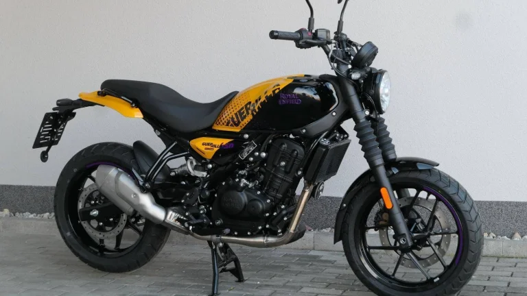 Royal Enfield Guerrilla 450 Yellow Ribbon ( odpočet DPH ) NOVINKA | Nový motocykl