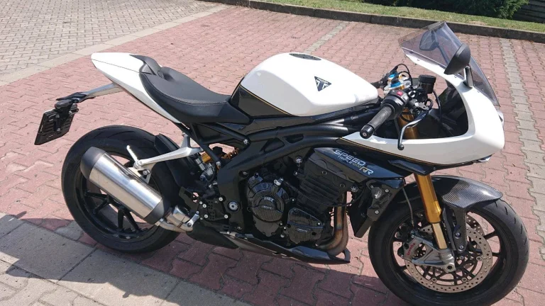 Triumph Speed Triple RR
