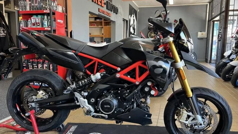 Aprilia Dorsoduro 900
