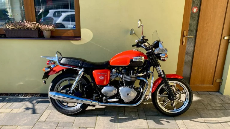 Triumph Bonneville SE