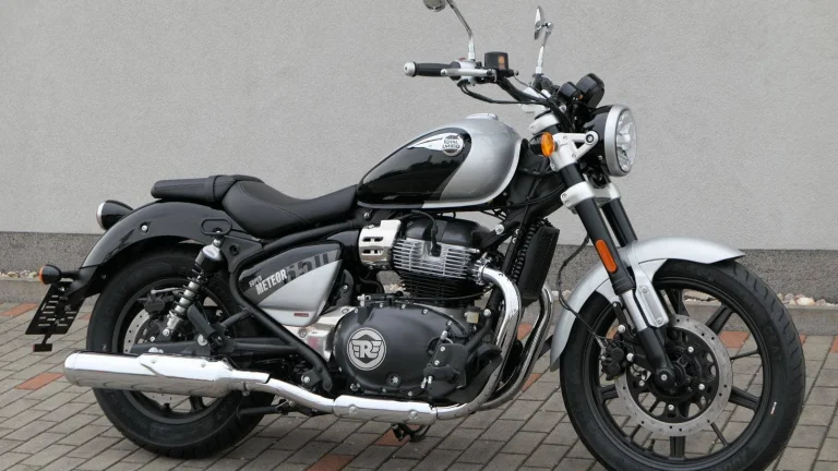 Royal Enfield Super Meteor 650 Interstellar Grey ( odpočet DPH ) | Nový motocykl