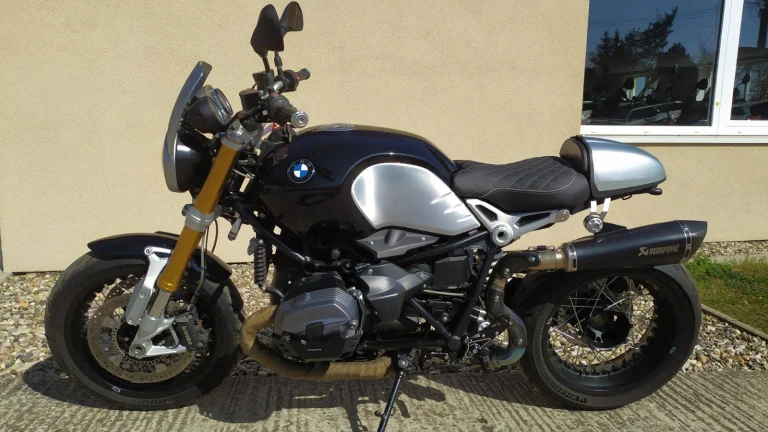 BMW R nineT