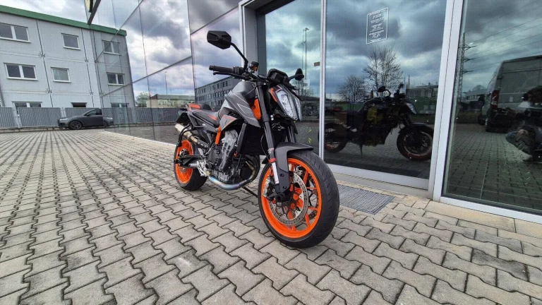 KTM 890 Duke R