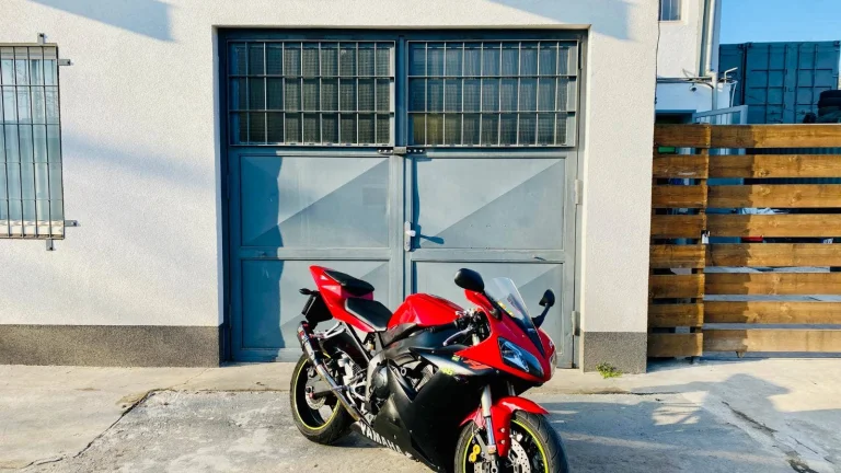 Yamaha YZF-R1