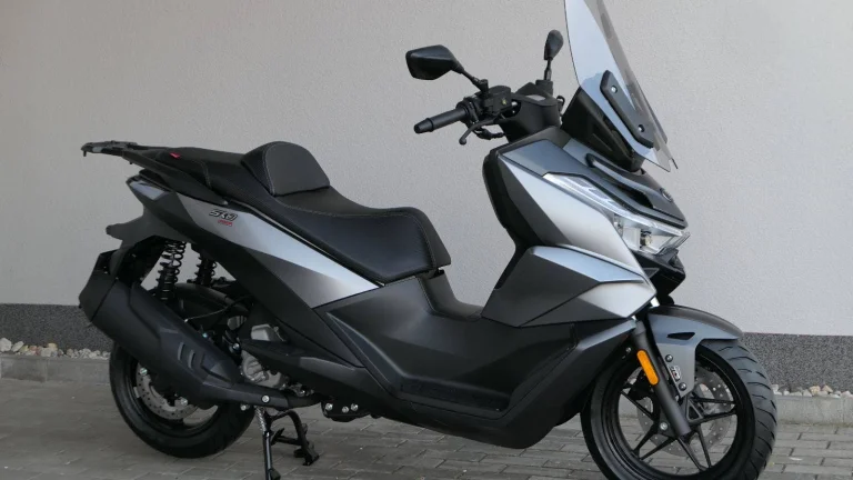 Voge SR3 250i Gray ( odpočet DPH ) NOVINKA 2025 | Nový skútr