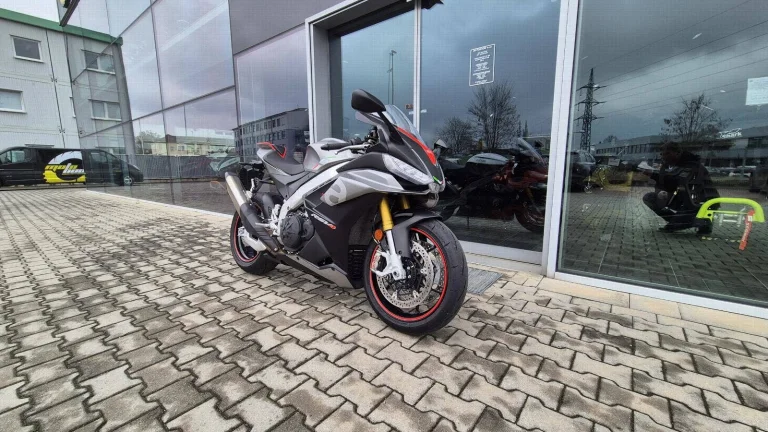 Aprilia RSV4 RR