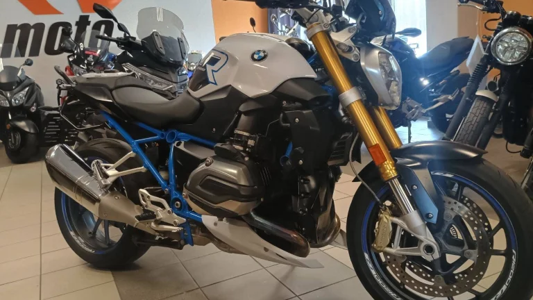 BMW R 1200 R LC TOP STAV+BOHATÁ VÝBAVA
