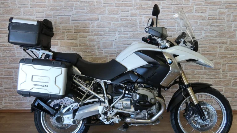 BMW R 1200 GS servisní kniha, po velkém servisu, pletená kola