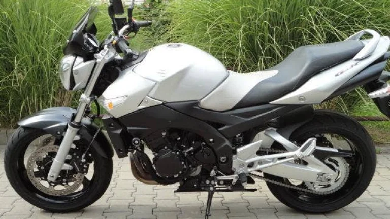 Suzuki GSR 600