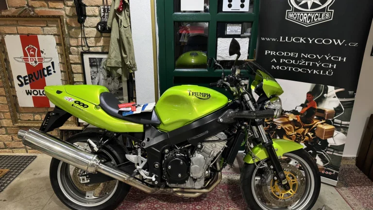Triumph Speed Four - TOP