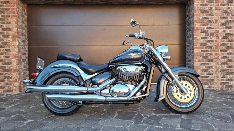 Suzuki Intruder C 800