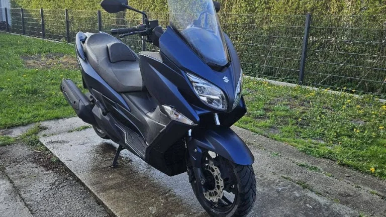 Suzuki Burgman 400 NOVÝ MODEL TOP STAV