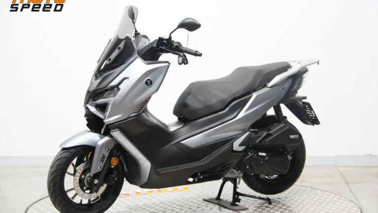 Voge SR 125 | Nový skútr