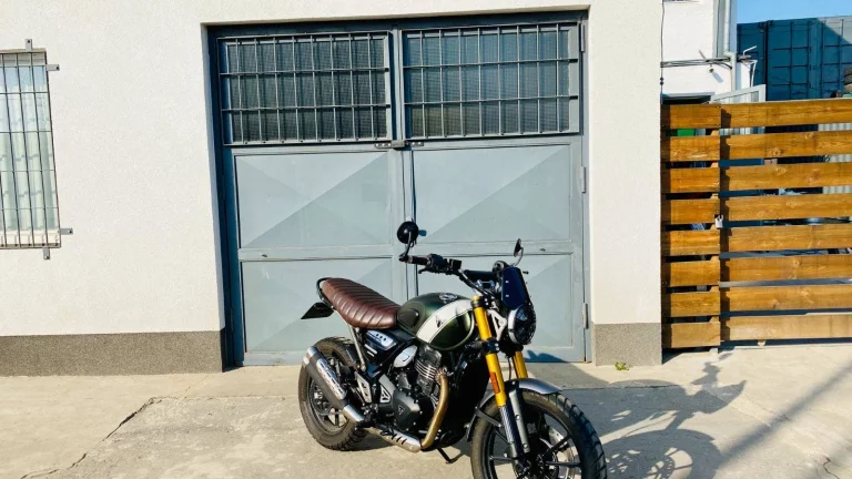 Triumph Scrambler 400 X
