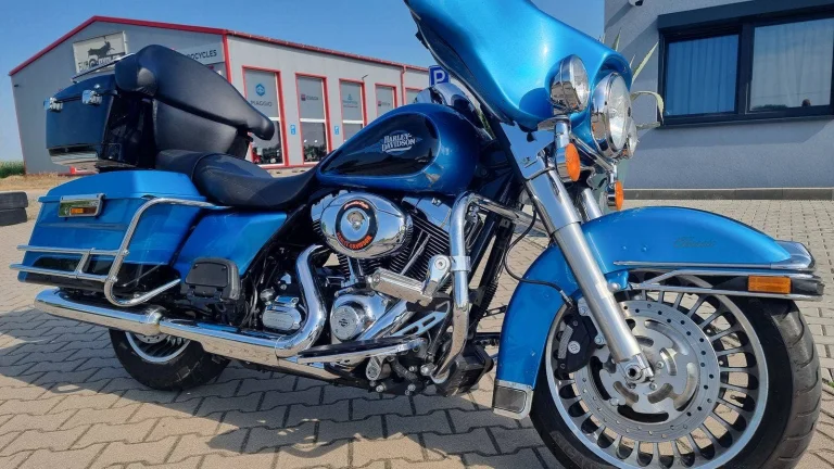 Harley-Davidson FLHTC Electra Glide Classic