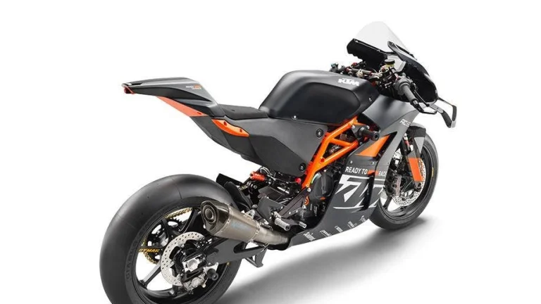 KTM RC 8 | Nový motocykl