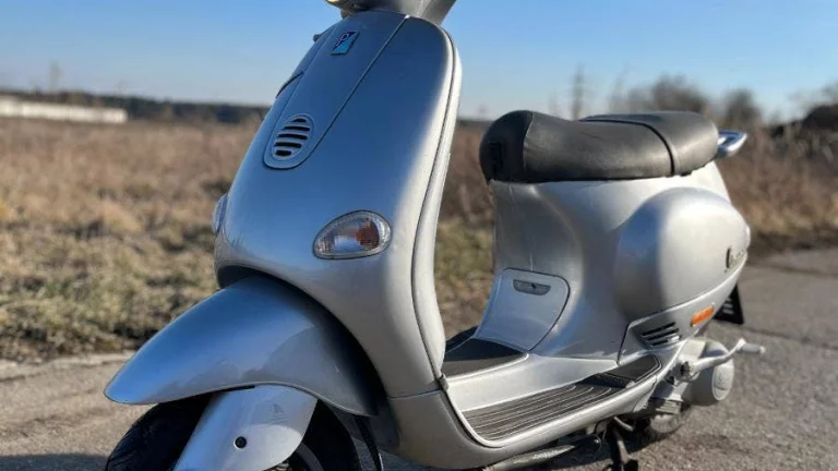 Piaggio Vespa ET4 125