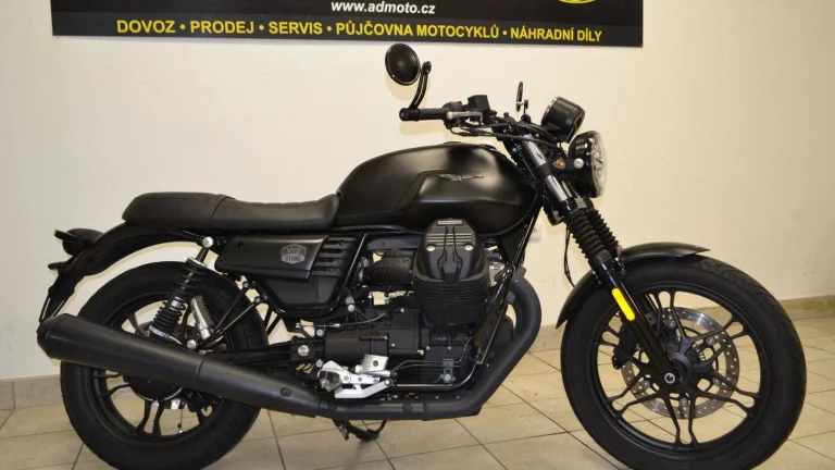 Moto Guzzi V7 III Stone