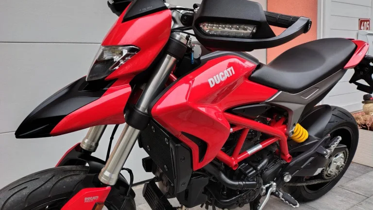 Ducati Hypermotard 939 serviska