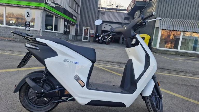 Honda EM1 e white | Předváděcí skútr