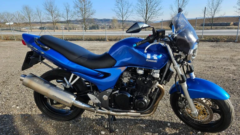 Kawasaki ZR-7 , Z 750 , KRÁSNÝ STAV DOPLŇKY PO 2.MAJITELI