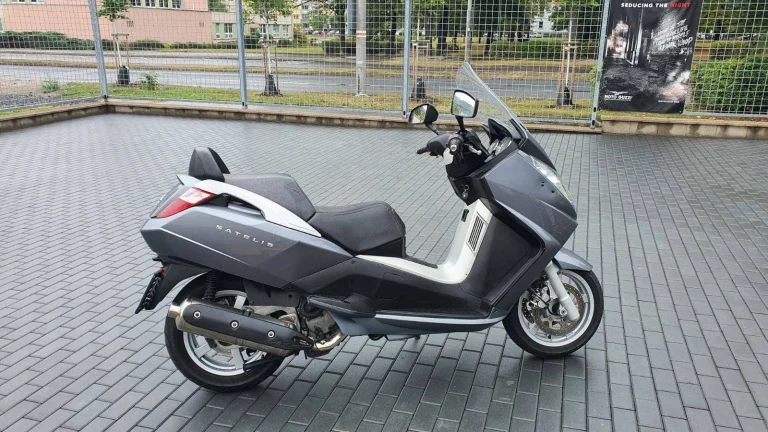 Peugeot Satelis 400