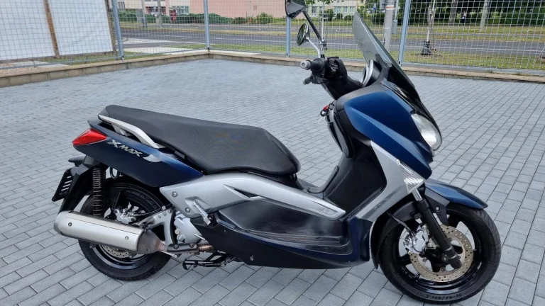 Yamaha X-Max 250