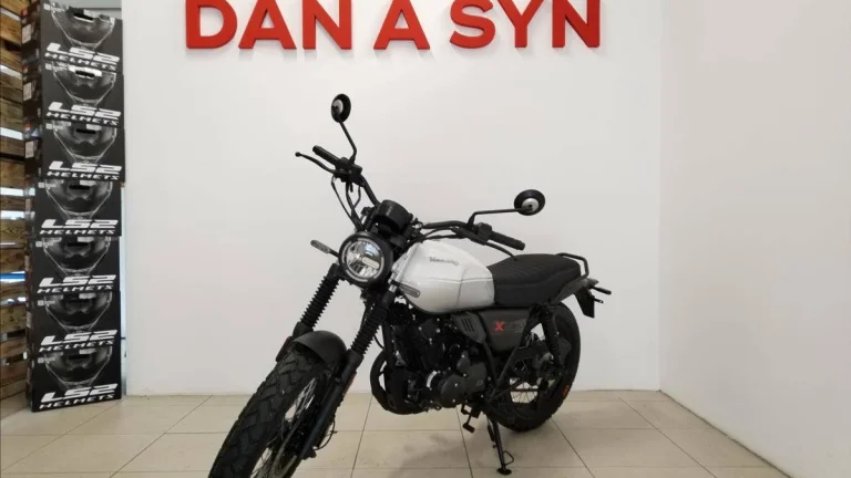 Keeway X-LIGHT 125 / BÍLÁ - EURO5 | Nový motocykl