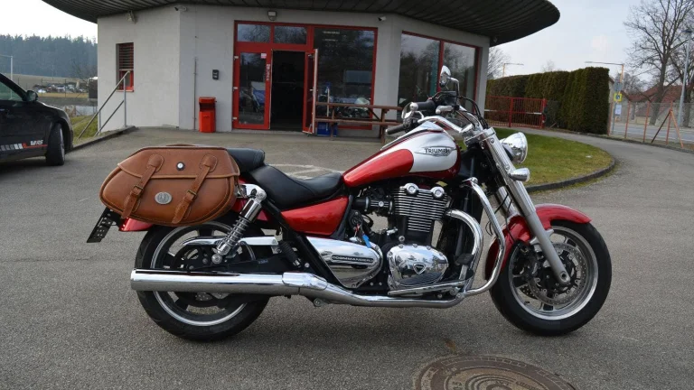 Triumph Thunderbird Commander 1700 ABS 2016 23tkm serviska