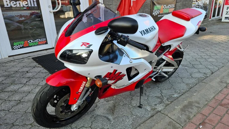 Yamaha YZF-R1 RN01, LEGENDÁRNÍ STROJ, originální stav, nové pneu