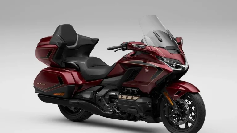 Honda GL 1800 Gold Wing Tour DCT airbag + BONUS | Nový motocykl