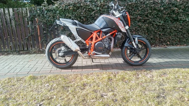 KTM DUKE 690