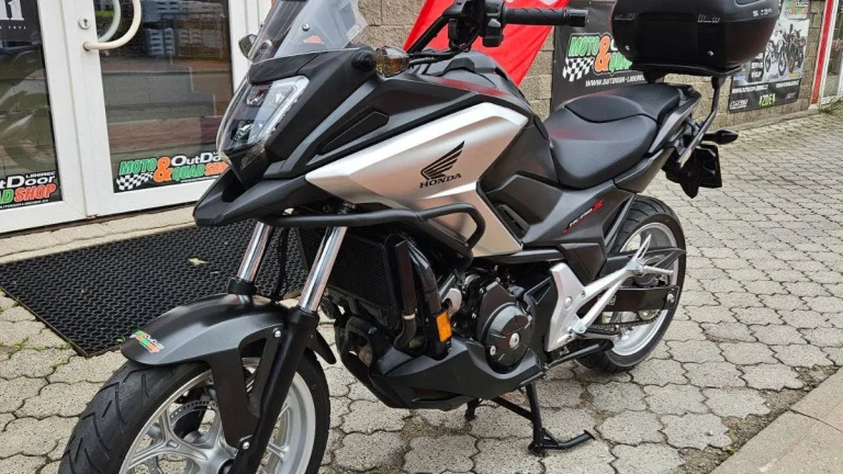 Honda NC 750 X DCT, původ ČR, po servisu,1x kufr, první majitel