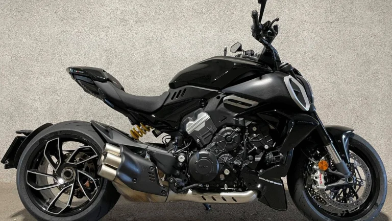 Ducati Diavel V4 | Nový motocykl