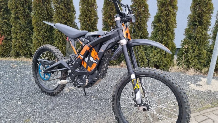 Sur-Ron Light Bee cross enduro