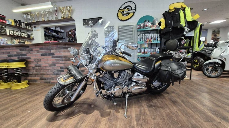 Yamaha XVS 1100 DragStar