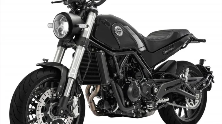 Benelli Leoncino 500 | Nový motocykl