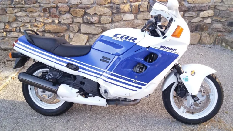 Honda CBR 1000 F - 1. generace