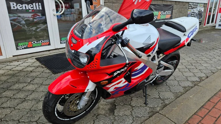 Honda CBR 900 RR, LEGENDÁRNÍ STROJ SKLADEM, nové pneu