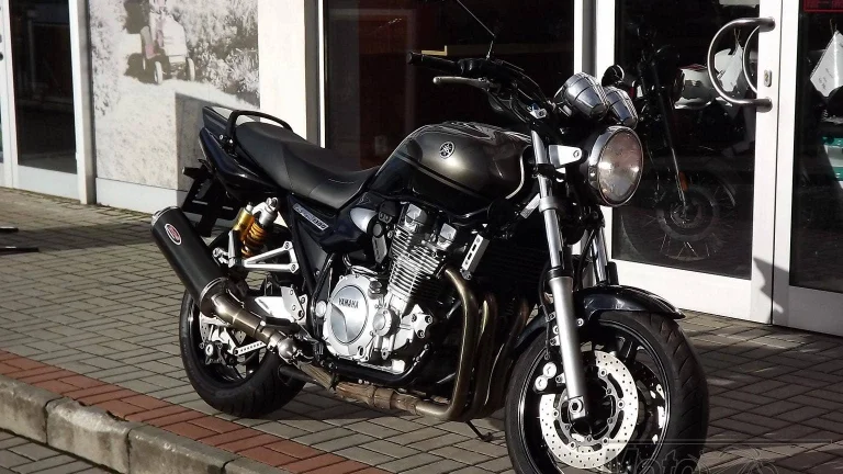 Yamaha XJR 1300