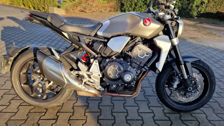 Honda CB1000R Neo Sports Café - PŘEDVÁDĚCÍ
