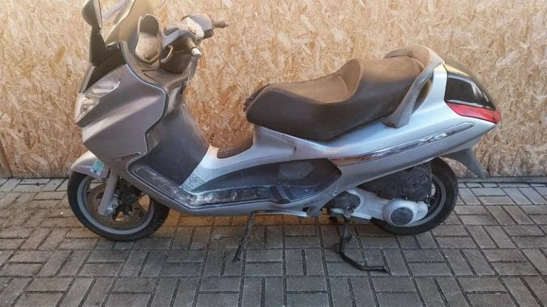 Piaggio X8 125