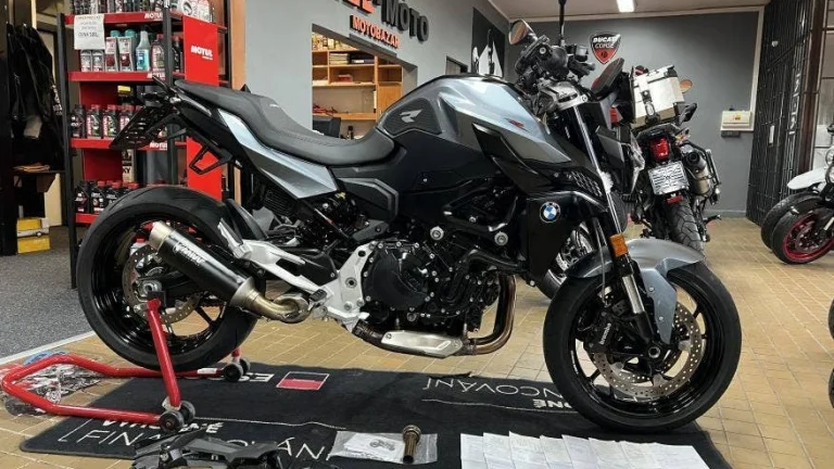BMW F 900 R 35kW v TP