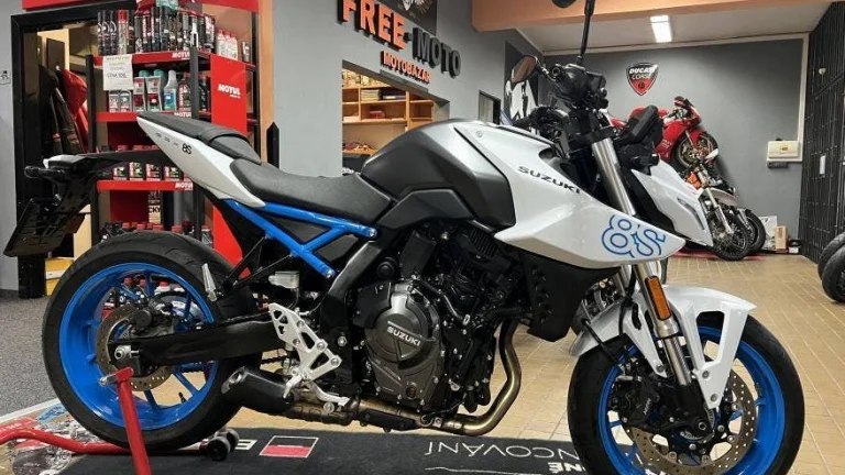 Suzuki GSX-8S