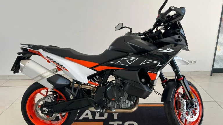KTM 890 SMT + TechPack + záruka 4 roky | Předváděcí motocykl