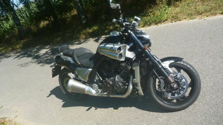 Yamaha V Max