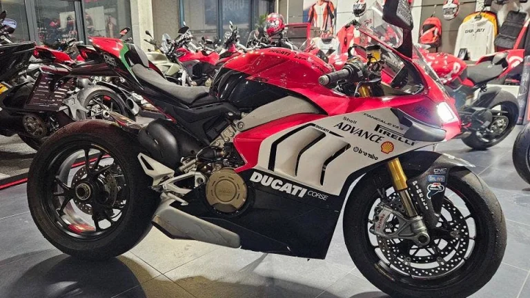 Ducati Panigale V4 S