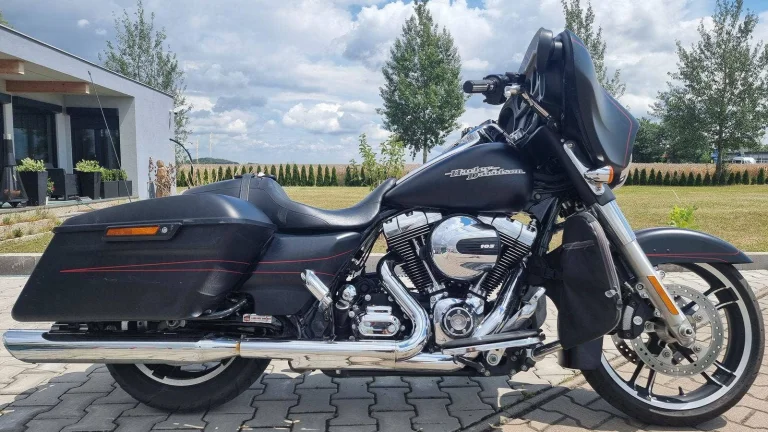 Harley-Davidson FLHXS Street Glide Special NAVI