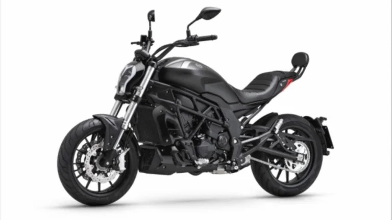Benelli 502C | Nový motocykl